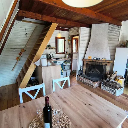 Dom wakacyjny Cozy Hut In The Pine Forest Plavecky Stvrtok