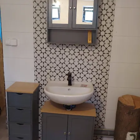 Dom wakacyjny Cozy Hut In The Pine Forest Plavecky Stvrtok